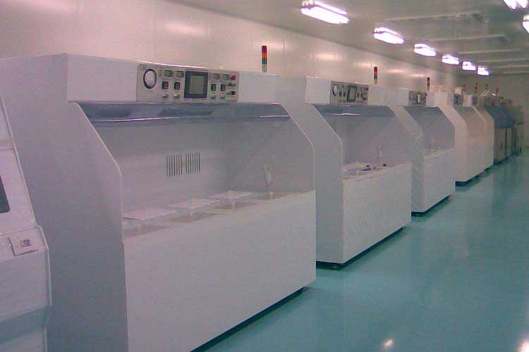 1530866246584915.jpg 半導體生產(chǎn)車間.jpg