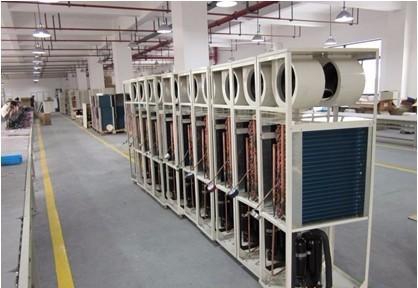 冷空氣再次大舉南下與暖濕氣流鏖戰,南方即將進入陰雨期 冷空氣再次大舉南下與暖濕氣流鏖戰,南方即將進入陰雨期